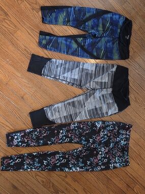 3 Pair Of Workout Leggings Size Small
